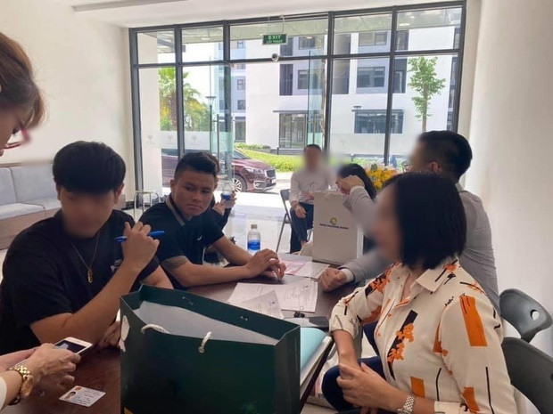 Mới đây, dân tình được phen bất ngờ khi hay tin Quang Hải tiếp tục chứng mình độ giàu khi mua nhà tại Thành phố Hồ Chí Minh.