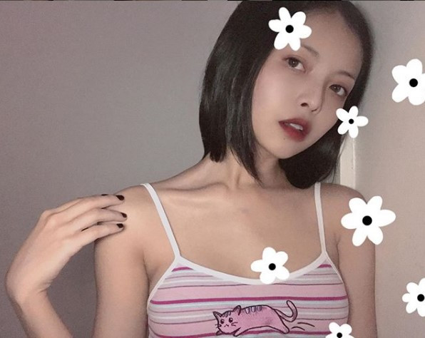 Thừa hưởng nét đẹp của mẹ là diễn viên, Yu Dương có khuôn mặt với các đường nét sắc sảo, đậm nét điện ảnh.