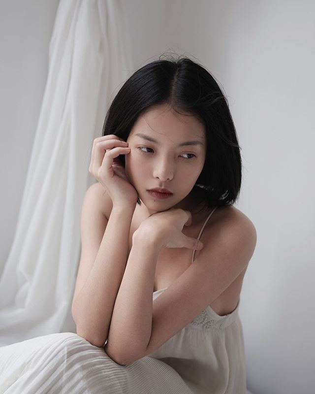 Ngoài ra, tên tuổi của Yu Dương còn gắn liền với nhiều bộ phim khác như Mày râu làm vợ, Con đường phía trước, Hoa cúc xanh, Sao miệt vườn…