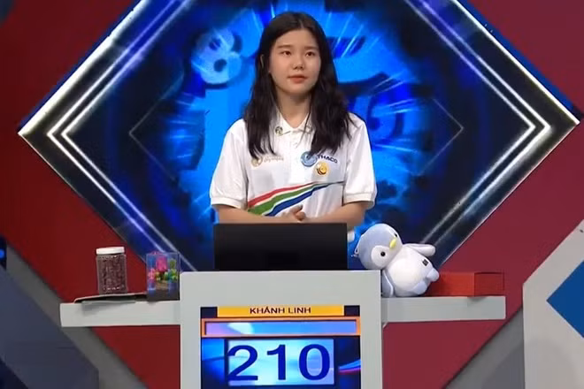 Duong len dinh Olympia lai xuat hien hot girl “gay bao” mang