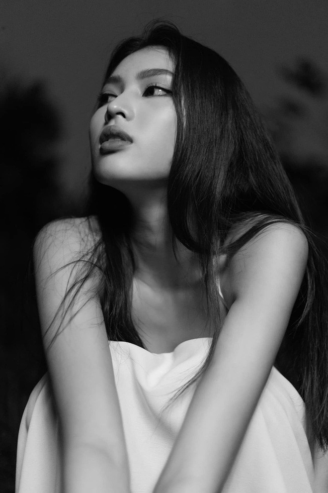 Hiện tại, Ngọc Thảo là thí sinh được đánh giá có khá nhiều lợi thế trong cuộc thi Hoa hậu Việt Nam 2020. Mời quý độc giả đón xem thêm video Cận cảnh vương miện Hoa hậu Việt Nam 2016 - Nguồn: KÊNH VTC1