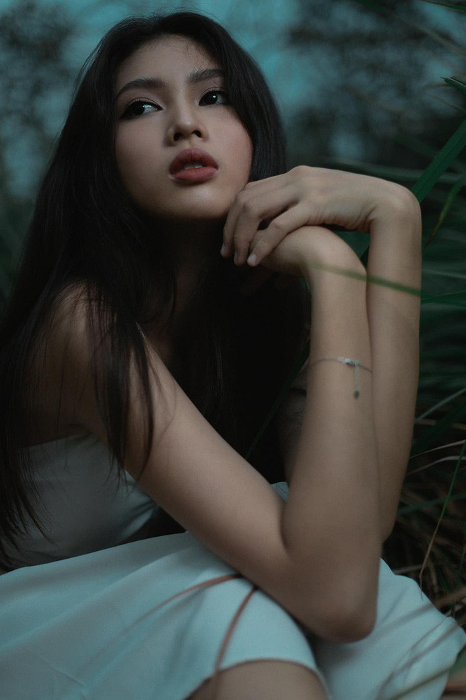 Được biết, sở thích của Thảo là đọc sách. Mỗi khi có thời gian rảnh, người đẹp thường tập squat để cải thiện vòng 3 thật đẹp và săn chắc. Dù đã có được body đẹp mê mẩn, thế nhưng cô vẫn tập luyện mỗi ngày 2 tiếng để thân hình thêm hoàn hảo hơn.