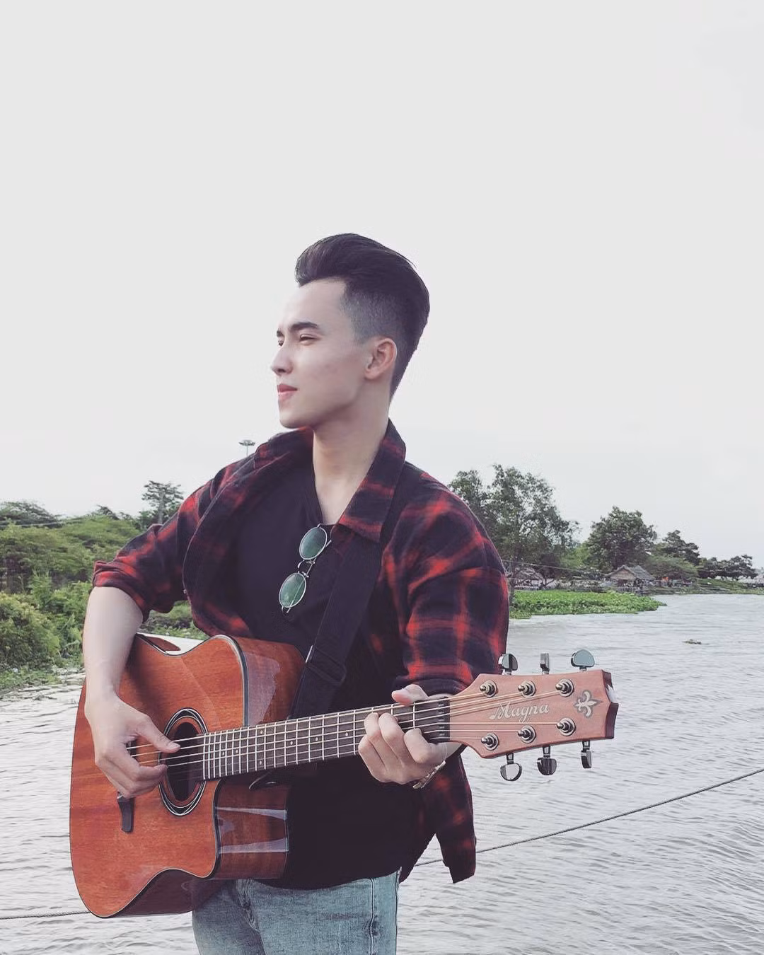 Được biết, anh chàng giành được học bổng 8/12 kỳ của khóa học. Đây có thể coi là thành tích đáng ngưỡng mộ đối với nhiều sinh viên trường Y.