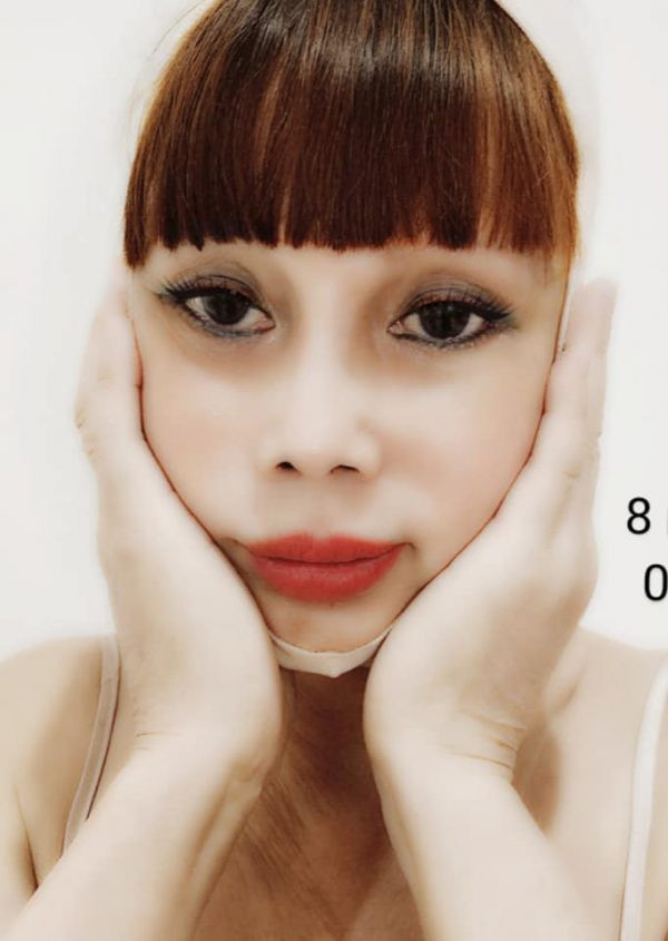 Mặc dù bị cộng đồng góp ý về việc liên tục phẫu thuật nhưng cô Thu Sao vẫn để ngoài tai và tự tin đăng tải hình ảnh khoe thành quả .