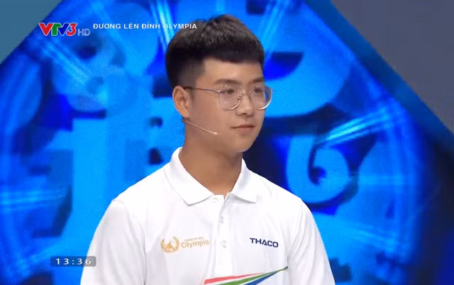 Mặc dù không dành được vòng nguyệt quế, nhưng nam sinh này được khán giả hết lời khen ngợi vì vẻ điển trai, thư sinh.