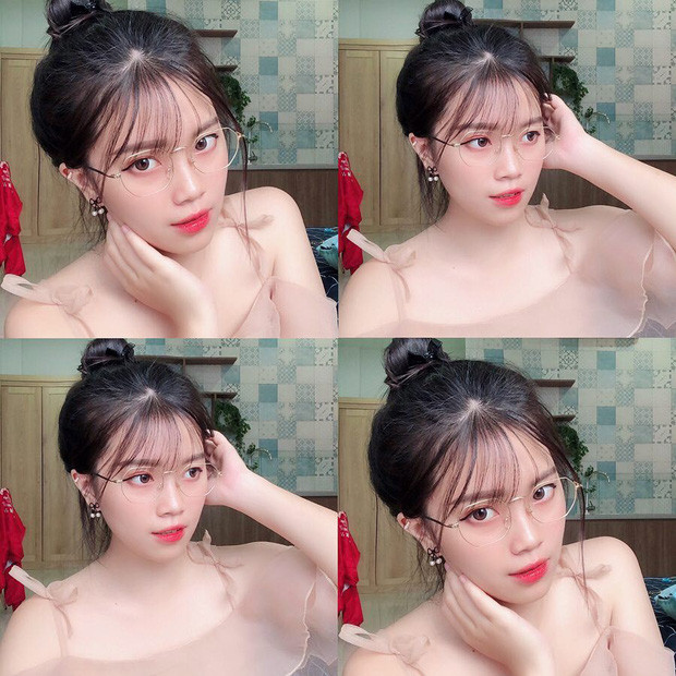 Để có được vóc dáng đẹp hơn, cô nàng có đến phòng tập gym nhưng không hiệu quả nên đã chuyển sang tập yoga. Mời quý độc giả đón xem thêm video Nữ sinh Nghệ An nói nhiều thứ tiếng - Nguồn: KÊNH VTC1