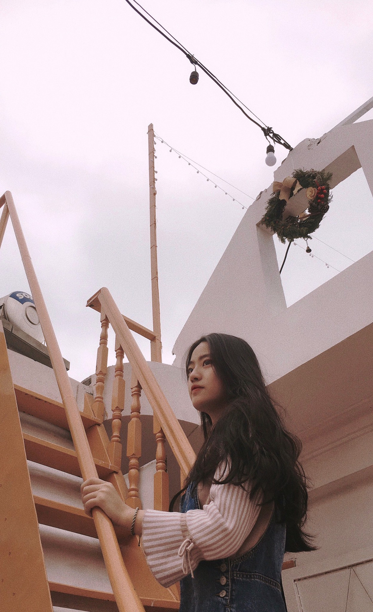 Hiện Phương Mai đang học năm cuối cấp, cô nàng dự định sang năm sau sẽ thi vào ngành Truyền thông đại chúng của Học viện Báo chí và Tuyên truyền.