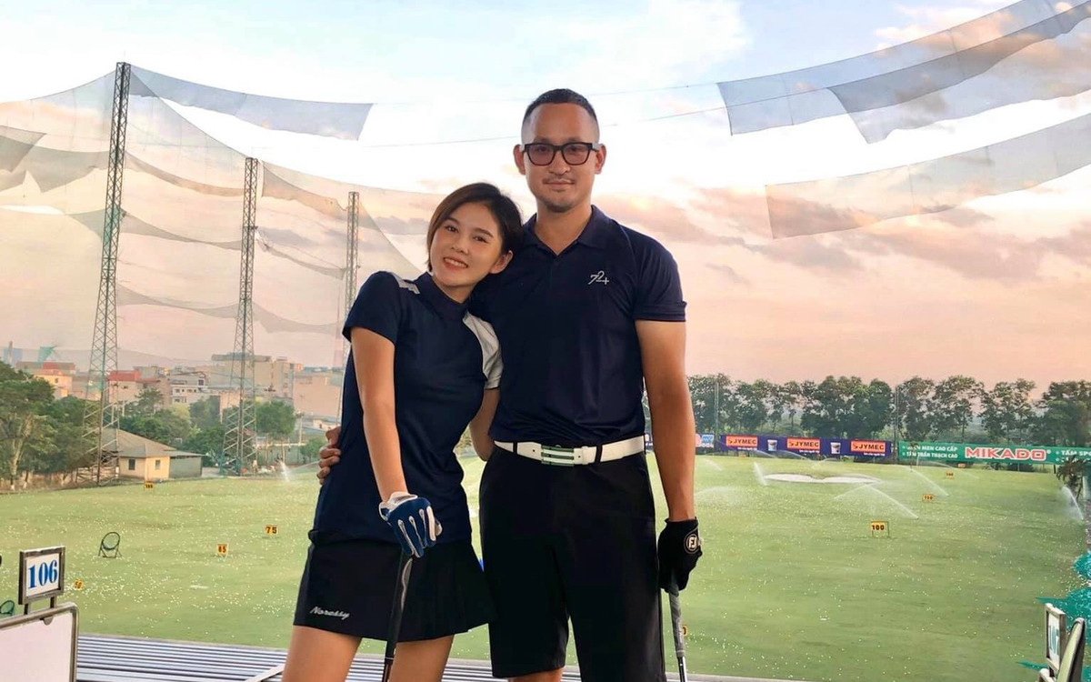 Được biết bạn trai MC Thu Hoài từng có thời gian du học tại Mỹ, hiện giữ vị trí giám đốc điều hành một học viện golf lớn tại Hà Nội.