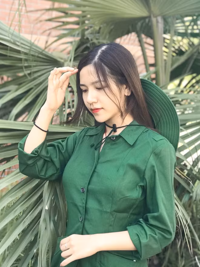 Hot girl 10x chia sẻ, cô nàng khá bất ngờ khi những khoảnh khắc này được chia sẻ trên một số diễn đàn mạng và nhận về lời khen.