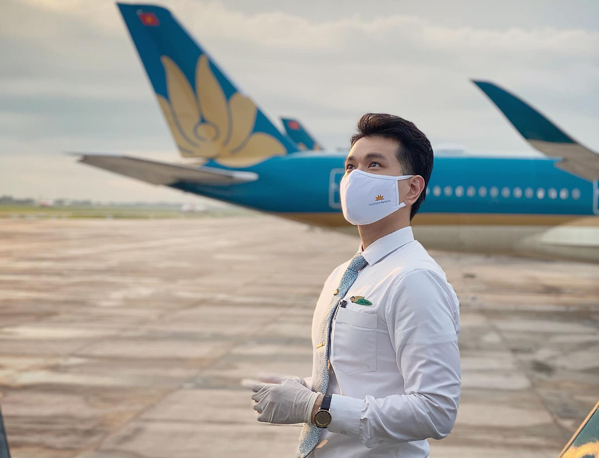 Chang tiep vien tam su ve chuyen bay dac biet den Guinea Xich Dao-Hinh-2