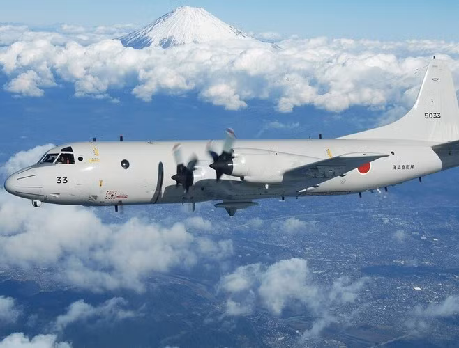 Một trong những vũ khí đặc biệt của P-3 Orion là các phao Sono chủ động và thụ động, giúp tăng cường khả năng định vị tàu ngầm của máy bay.