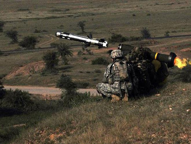 Cơ chế dẫn đường chính xác cùng khả năng tấn công "đột nóc" độc đáo khiến Javelin là siêu tên lửa diệt tăng không đối thủ hiện nay.