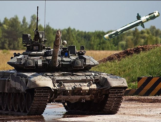 Xạ thủ chỉ việc bấm nút bắn và rút lui. Sau khi phóng đi, tên lửa sẽ sử dụng đầu dò hồng ngoại, tự động bám theo mục tiêu mà không cần sự can thiệp hay dẫn hướng của người phóng.