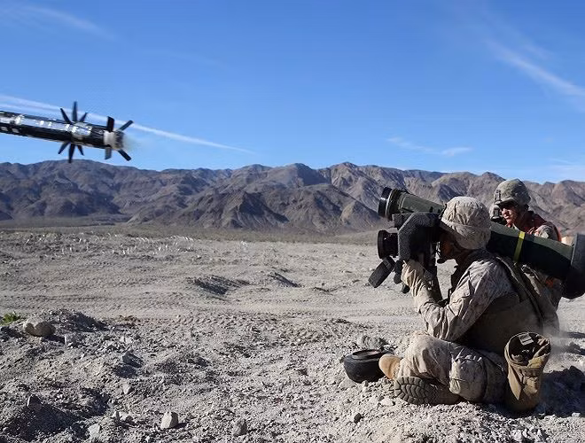 Khi ngắm bắn các thông số mục tiêu sẽ được nạp vào hệ thống ống phóng và tên lửa.