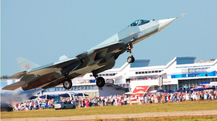 Cần lưu ý cách đây vài ngày xuất hiện thông tin Algeria thực sự muốn mua một lô tiêm kích Su-57, nhưng tổng số tiền giao dịch cho 12 máy bay chiến đấu trong khoảng 1,8 - 2 tỷ USD, tương đương với chi phí của một chiếc Su-57E chỉ là 150 triệu USD.