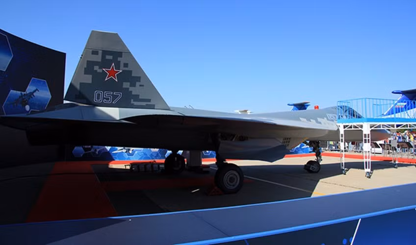 Theo trang Avia, quốc gia Bắc Phi Algeria chuẩn bị mua một lô lớn máy bay chiến đấu của Nga, đặc biệt trong đó sẽ bao gồm cả Su-57E, Su-35S và Su-32 (phiên bản xuất khẩu của máy bay ném bom tiền tuyến Su-34).