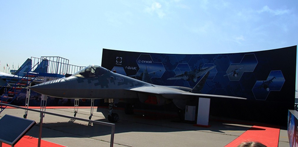 Có vẻ như để trấn an đối tác, mới đây truyền thông Nga đã đăng tải một thông tin cực kỳ bất ngờ, đó là phiên bản xuất khẩu Su-57E đã chính thức có khách hàng đầu tiên, giá trị của hợp đồng thậm chí còn rất lớn.