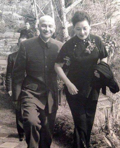 Hai vợ chồng Tống Mỹ Linh và Tưởng Giới Thạch.