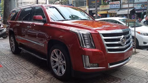 Sieu xe Cadillac cua nu truong phong So XD Thanh Hoa gia bao nhieu?