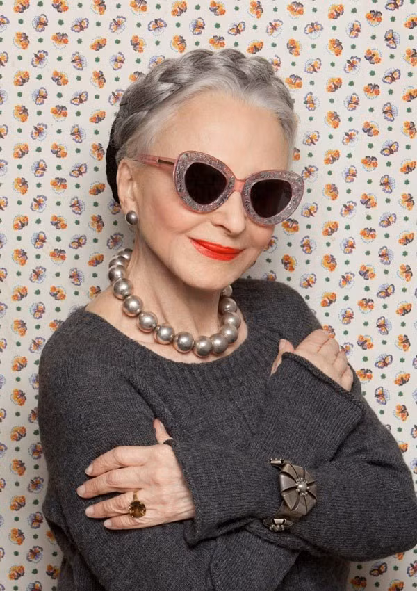 Hãy cùng ngắm trọn vẹn hình ảnh các cụ bà thời thượng nhất trên thế giới trong bộ ảnh này. Nguồn ảnh: Vouge, Elle.