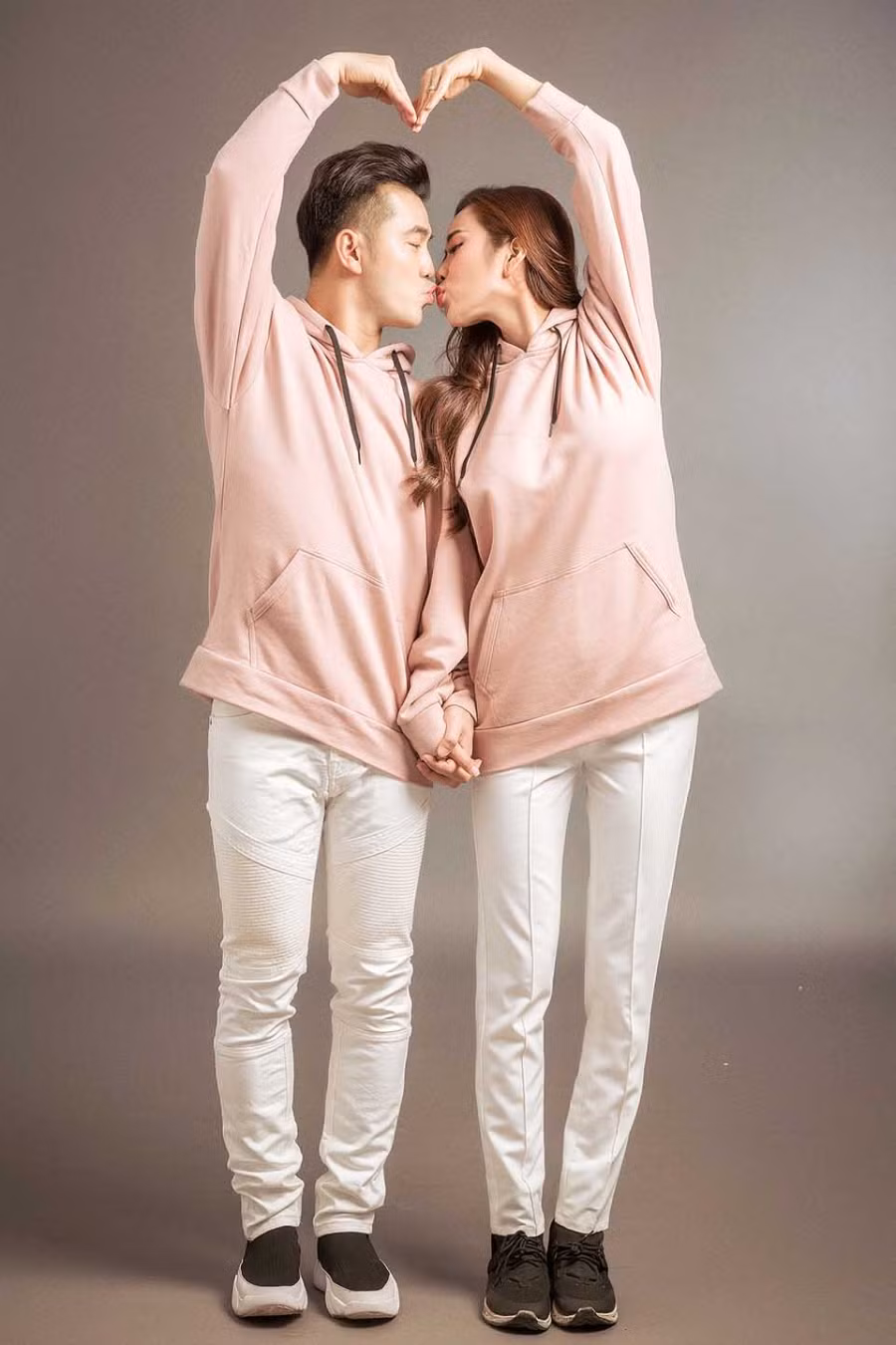 Ca truc 34 - Mang thai lan thu 3, nhan sac cua ba xa Ung Hoang Phuc khien fan “choang”-Hinh-3