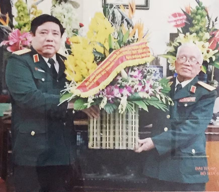 Dai tuong Phung Quang Thanh va nguoi thu truong cu