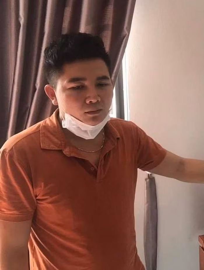  Thanh niên "chơi trội" tổ chức sinh nhật cho bạn gái bằng ma túy: Hoàng Văn Thám (SN 1995, ở Ninh Bình) đã nhờ Nguyễn Thị Kim Anh (SN 2000, trú quận Nam Từ Liêm, Hà Nội) và Đào Trọng An (SN 2002, ở Ninh Bình) mua 1 chỉ ke và 10 viên ma túy dạng kẹo để tổ chức sinh nhật cho bạn gái ở quận Bắc Từ Liêm thì bị Công an bắt giữ. Ngày 11/9, Công an quận Nam Từ Liêm đã khởi tố 3 đối tượng trên. 