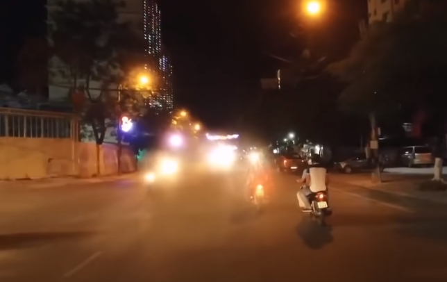 Nhiều lần tổ công tác đến địa điểm Sinh có mặt nhưng đối tượng lại di chuyển bằng xe máy sang địa bàn khác gây khó khăn cho lực lượng chức năng. (Ảnh: ANTV)