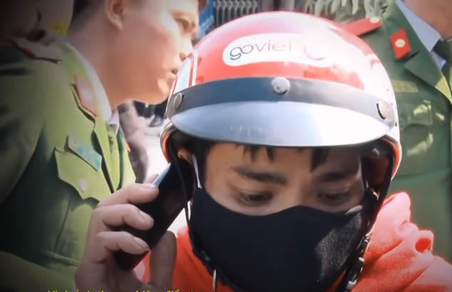 Trưa 30/12/2020, Sinh gọi điện thoại cho nạn nhân nói có lợn cần bán. Tin lời, Vềnh đã đi theo địa chỉ mà Sinh cho. (Ảnh dựng lại hiện trường của ANTV)