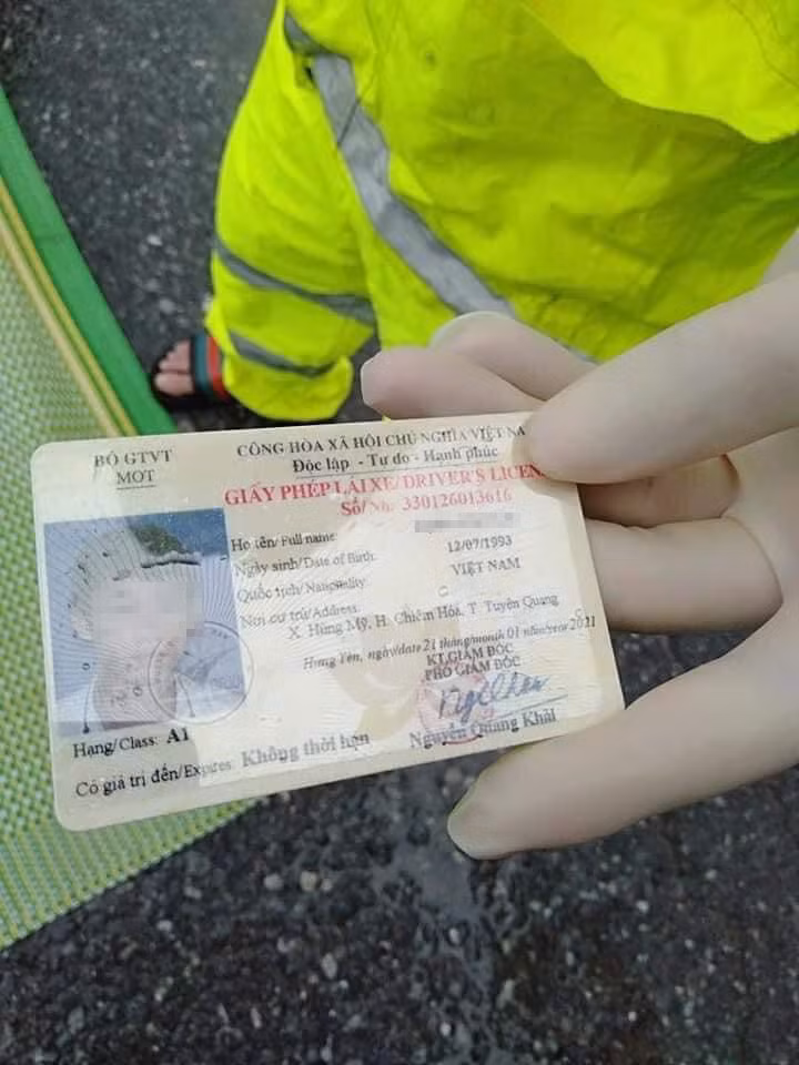 Theo ông Giảng, danh tính 2 nạn nhân là Đ.C.L. (SN 1993) và L.T.N. (SN 2003).