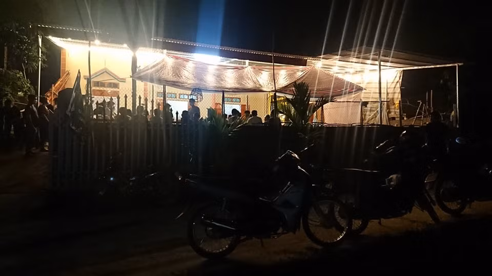 Yen Bai: Thanh nien thoat chet khi bi chem lai gap tai nan tu vong