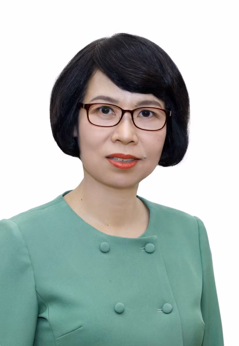 Bà Trang từng đảm nhiệm các chức vụ: Trưởng phòng thông tin điện tử thuộc Ban biên tập tin Đối ngoại; Trợ lý Trưởng ban kiêm Trưởng phòng biên tập tin tiếng Anh, Ban biên tập tin Đối ngoại; Phó Trưởng ban Thư ký Biên tập; Trưởng ban Thư ký biên tập và Quan hệ đối ngoại;... 