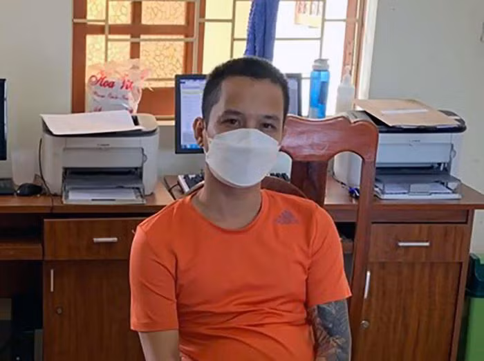  Khởi tố, tạm giam ông chủ nhà xe An Phú Quý để điều tra nhiều tội danh: Ngày 17/9, Công an huyện Hưng Nguyên (Nghệ An) đã khởi tố bị can, tạm giam đối với Lê Dũng Thái (SN 1981, trú thị trấn Hưng Nguyên) để điều tra về tội Tàng trữ trái phép chất ma túy và Vi phạm quy định về bảo vệ động vật quý hiếm. 