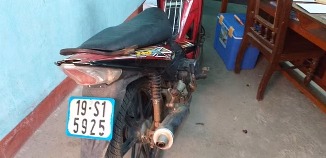 Ngay trong đêm 30/5/2020, gần như toàn bộ trinh sát và điều tra viên Phòng Cảnh sát hình sự Công an tỉnh Phú Thọ được huy động, 4 tổ công tác được thành lập chia thành các mũi để truy xét theo dấu vết nóng, tang vật là chiếc xe máy bị cướp BKS: 19S1-5925 và rà soát hàng chục các đối tượng nghi vấn trên địa bàn.