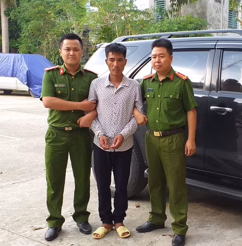 Ngay sau đó, đối tượng được di lý về Trụ sở của Phòng Cảnh sát hình sự Công an tỉnh Tuyên Quang.