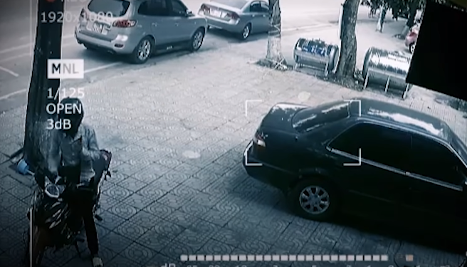 Đến địa phận TP Việt Trì (Phú Thọ), Giảng bán xe máy cướp được với giá 2 triệu đồng để chi tiêu cá nhân và mua ma túy sử dụng. Để trốn tránh sự truy đuổi của Cơ quan Công an, Giảng lên tàu về Hà Nội lẩn trốn thì bị bắt giữ. (Ảnh: ANTV)