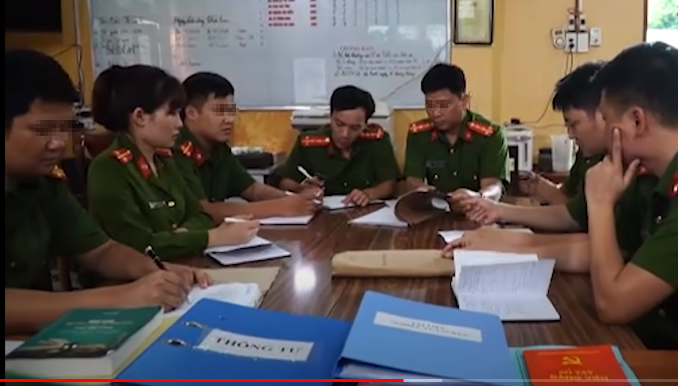 Các trinh sát hình sự đã lên đường truy tìm hung thủ, tất cả các địa chỉ và nhà nghỉ trên địa bàn huyện Sơn Dương, TP Việt Trì và một số huyện lân cận giáp ranh với huyện Sơn Dương thuộc tỉnh Phú Thọ được rà soát và điều tra, truy xét… (Ảnh: ANTV)