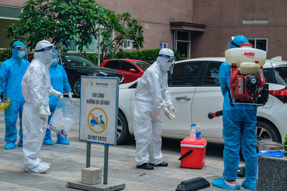  Cách chức giám đốc Hacinco vì vi phạm trong phòng chống dịch: Ngày 5/5, Tổng công ty Đầu tư và phát triển nhà Hà Nội (Handico) đã cách chức ông Nguyễn Văn Thanh - bí thư Đảng ủy, giám đốc Công ty Đầu tư xây dựng số 2 Hà Nội (Hacinco) do có hành vi vi phạm phòng chống dịch COVID-19 gây hậu quả nghiêm trọng. (Ảnh minh họa)