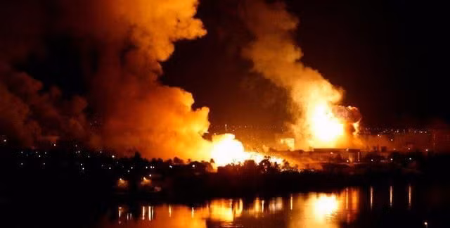 Phía Israel nói rằng, đợt tấn công này là đòn giáng mạnh vào tham vọng quân sự của Iran. Một số phương tiện truyền thông tại Trung Đông cho rằng, đợt tiến công của Không quân Israel rất khốc liệt. Được biết, mục tiêu chính của cuộc không kích này của Israel có thể là các quan chức Iran đến thăm Syria.