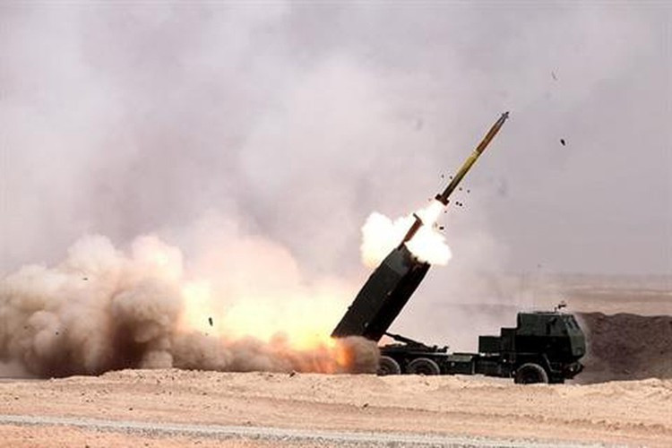 Để công phá mục tiêu, tên lửa này được trang bị một đầu đạn nặng tới 560kg.