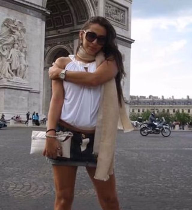 Gần đây, một phụ nữ có tên Danijela Vranic (trong ảnh) gây xôn xao dư luận khi tự nhận là chắt của nhà tiên tri mù Vanga. Người này còn tuyên bố bản thân được được thừa hưởng khả năng "nhìn thấu" tương lai của bà Vanga.