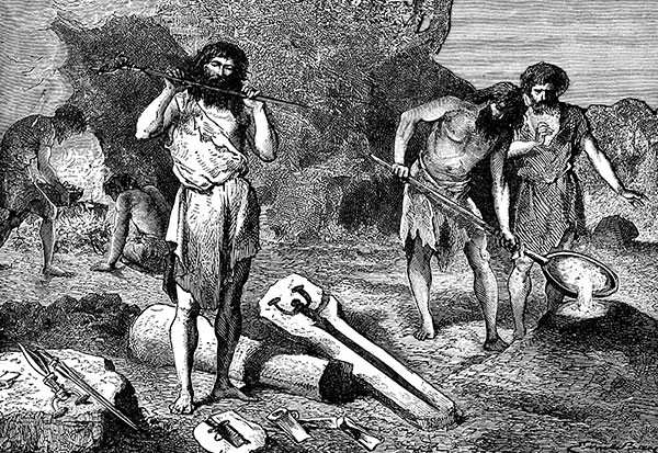 Ngoài nhẫn, các nhà khảo cổ còn tìm thấy hai hạt vàng, vòng tay bằng đồng uốn theo hình xoắn ốc và khoảng 800 hạt đánh bóng làm từ xà cừ.