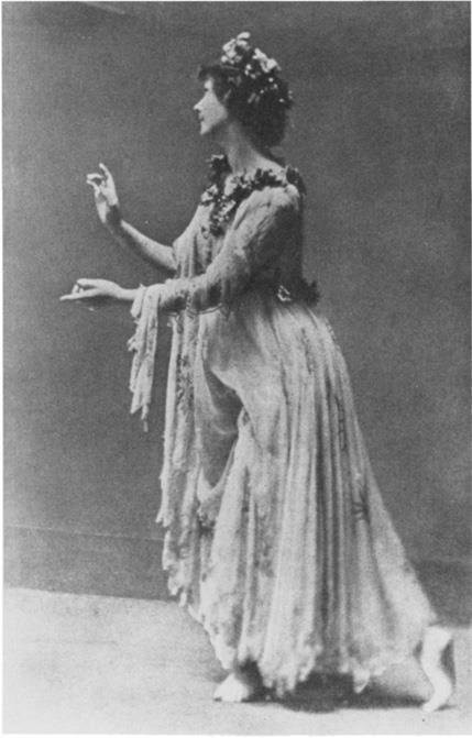 Isadora thích quàng chiếc khăn dài quanh cổ và lái xe qua các miền quê ở Pháp. Tuy nhiên, bà không ngờ chính thói quen này khiến bản thân mất mạng.