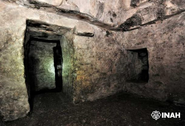 Theo các sử liệu, ghi chép mà các chuyên gia tìm được những quả bóng không chỉ thuần được làm cao su. Chúng còn được trộn lẫn với rễ cây và tro cốt của con người.