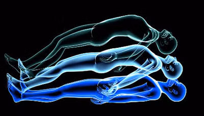 Sau đó, bà Betty đi vào một đường hầm bí ẩn. Chính tại nơi này, bà bất ngờ có cơ hội gặp mặt và trò chuyện với Chúa Jesus.