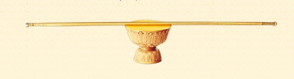 Quyền trượng hoàng gia "Than Phra Kon" là bảo vật của Quốc vương Thái Lan. Nó là một trong 5 bảo vật xuất hiện trong nghi lễ đăng quang của Quốc vương. Bốn bảo vật còn lại gồm: Phra Maha Phichai Mongkut (Vương miện chiến thắng vĩ đại), Phra Saeng Khan Chai Sri (Thanh gươm chiến thắng), Walawichani (Quạt và phất trần hoàng gia) và Chalong Phrabat Choeng Ngon (Đôi dép hoàng gia).