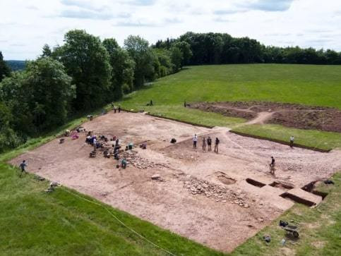 Theo các chuyên gia, những viên đá được người xưa như một vật liệu ma thuật trong các buổi tế lễ.