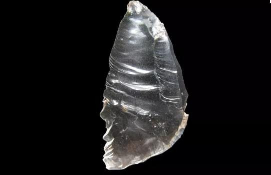 Với phát hiện này, các chuyên gia biết được người dân sống cách đây khoảng 6.000 năm đã sử dụng những viên đá nhỏ làm từ đá quý trong nghi lễ mai táng.