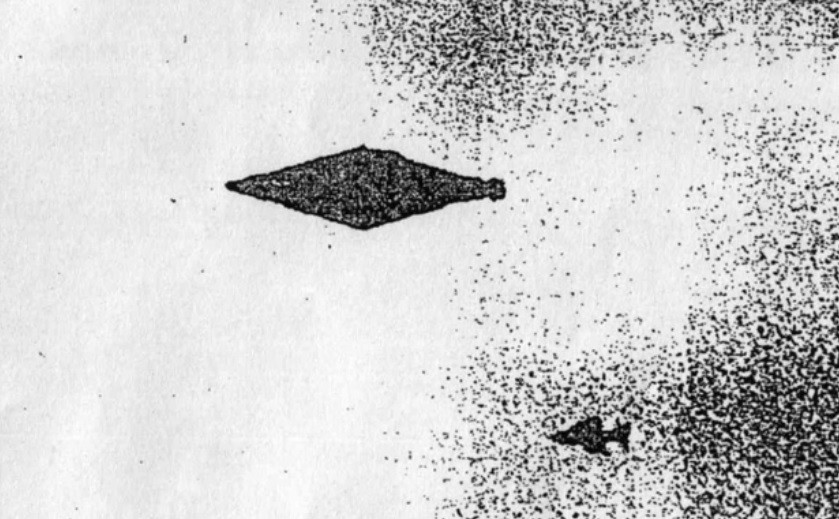 Nguyên nhân là bởi 2 người trên đem 6 bức ảnh chụp UFO tới tòa soạn Daily Record của Scotland vào năm 1990 để đăng báo. Tuy nhiên thay vì nhanh chóng đăng báo, Daily Record đã giao bức ảnh cho Bộ Quốc phòng Anh.