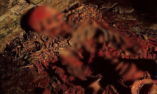 Bật nắp quan tài “Nữ hoàng Đỏ”, chuyên gia kinh hãi thấy thứ này... Bat nap quan tai “Nu hoang Do”, chuyen gia kinh hai thay thu nay...